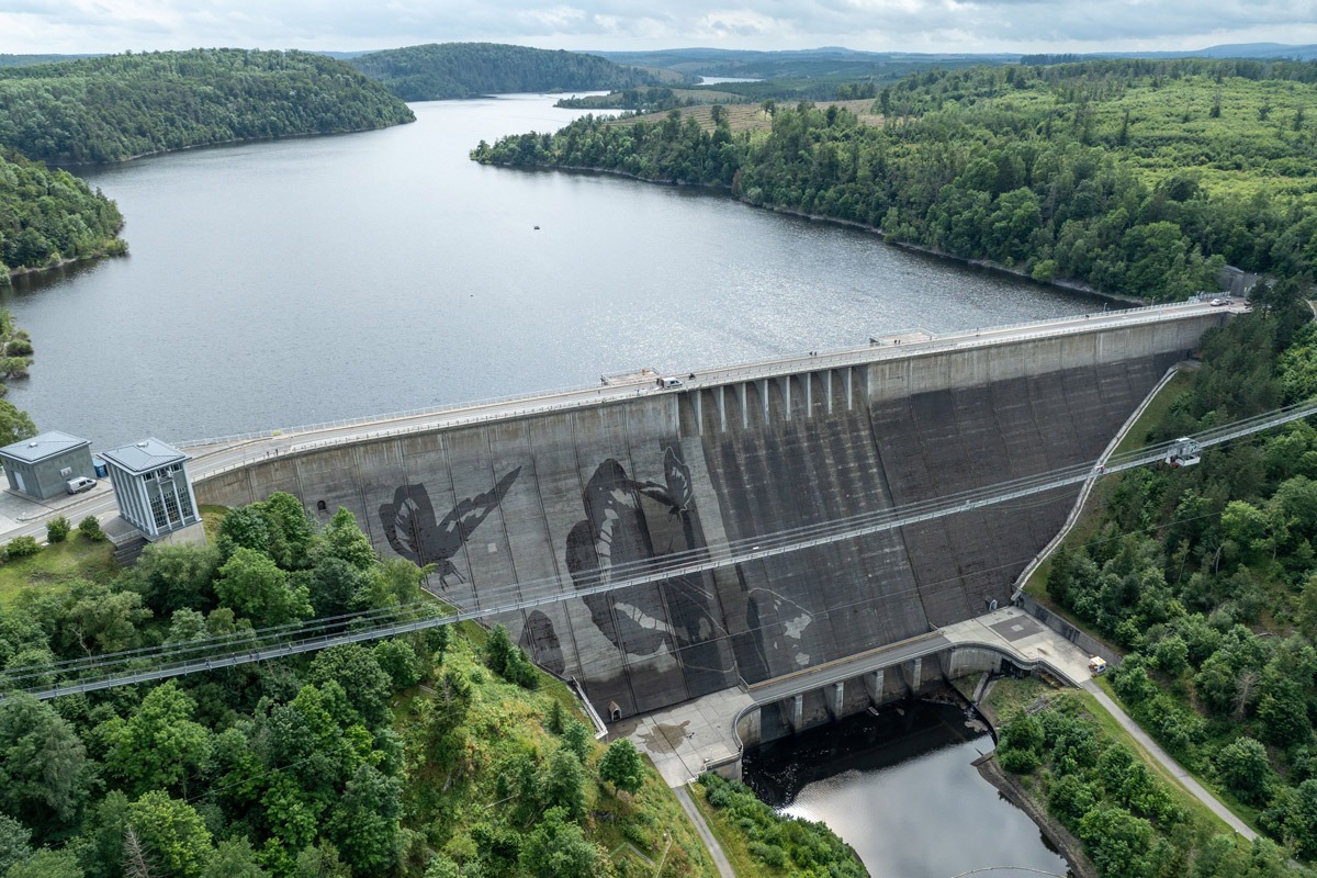 An Deutschlands höchster Trinkwassertalsperre, der Rappbodetalsperre im Harz, entsteht ein monumentales Kunstwerk.